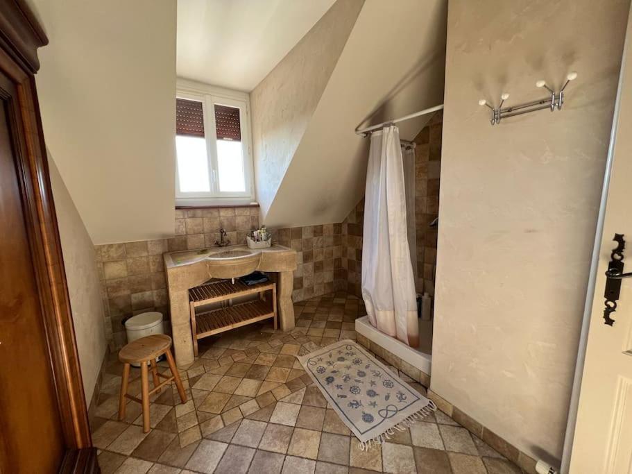 Villa Le Cabaret Paisible Avec Piscine à Montierchaume Extérieur photo