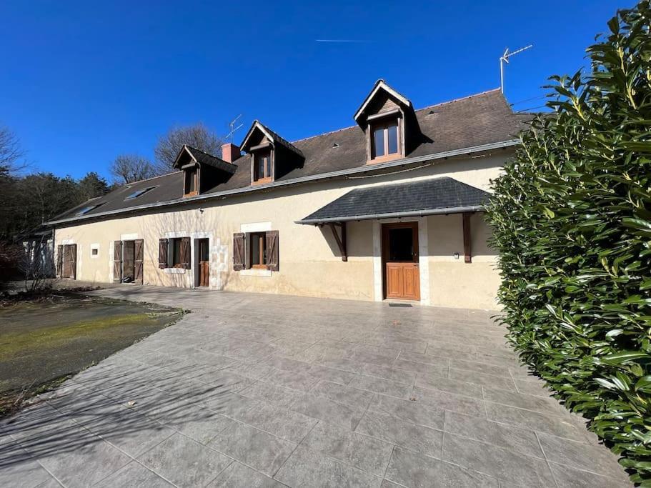 Villa Le Cabaret Paisible Avec Piscine à Montierchaume Extérieur photo